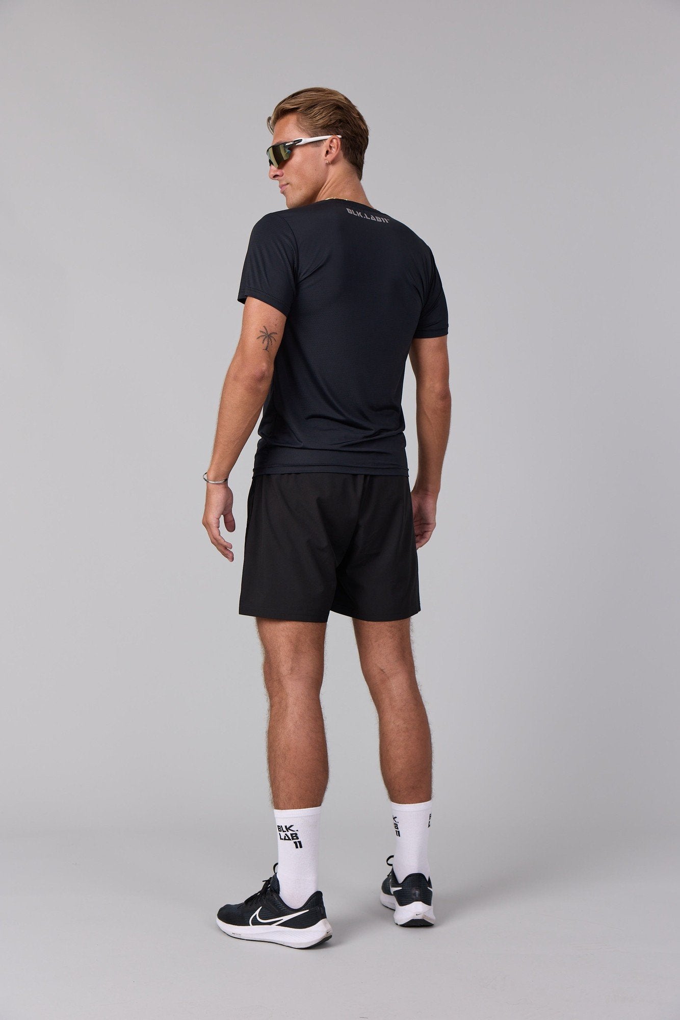 11RESILIENCE DRY FIT TEE